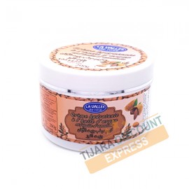 Moisturizing cream with argan oil and almond oil